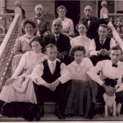 1910 Lyndon Family on porch