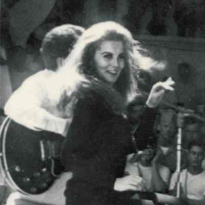Ann-Margret Puts on a Show for The Fighting Lady