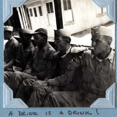 VF-1 Officers Enjoying a Drink