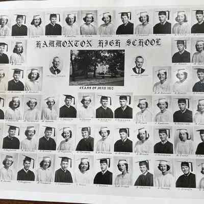 HHS Class of 1952 Graduation Photo
