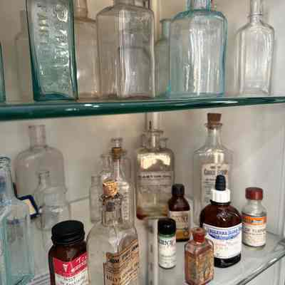 Pharmaceutical Bottles, Vials, Decanters