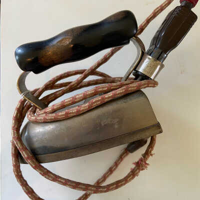 1914 Electric Flat Iron
