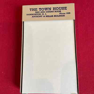 Note Holder/Paper, The Town House