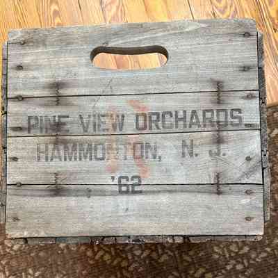 Pine View Orchards Fruit Crate