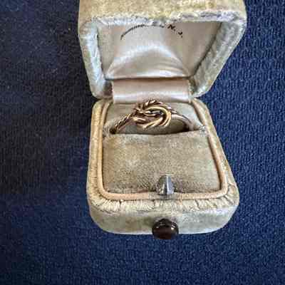 Double Knot Ring and Case