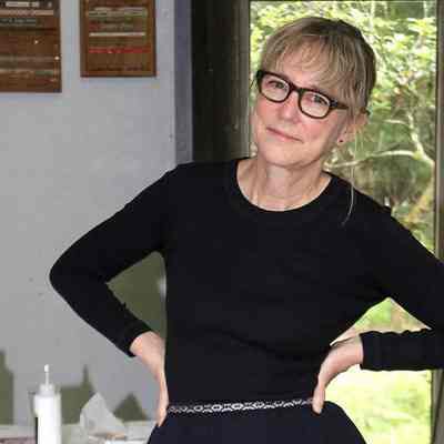Bocanegra., Suzanne