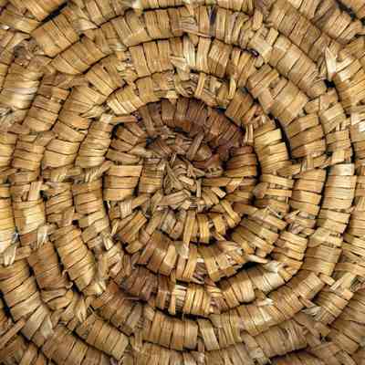 Straw Dish (1980s - 1990s)