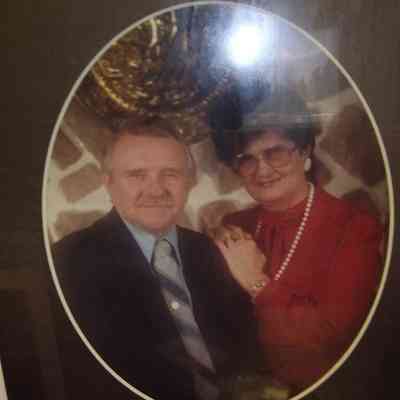 Hollie Robert Chisholm