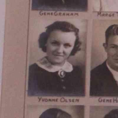 Yvonne Annette Olsen (Papez)