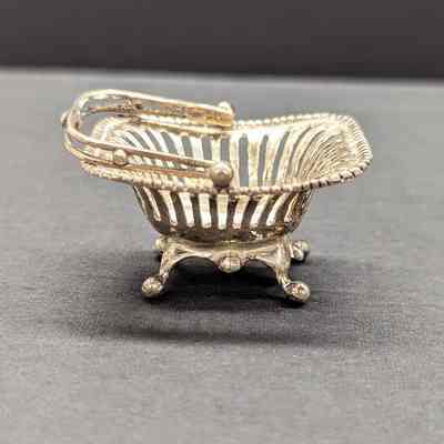 Miniature: Cake basket