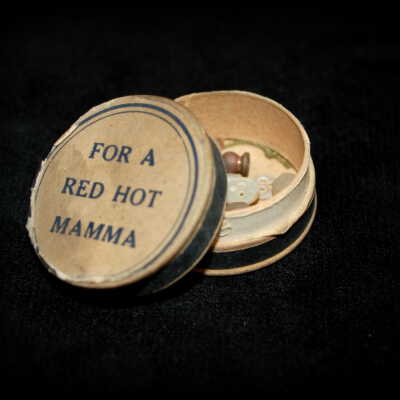 Miniature: button box