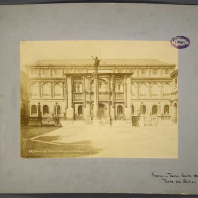 Paris, Ecole des Beaux-Arts Portede Gaillon & la Biblotheque