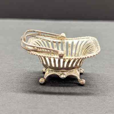 Miniature: Cake basket