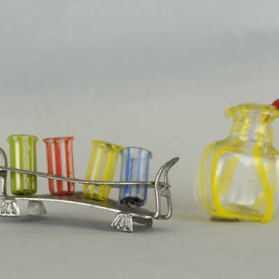 Miniature: Yellow stripe glass wares