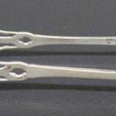 Tongs