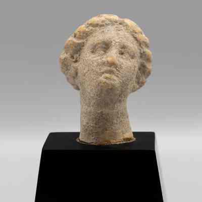 Tanagra-Type Head