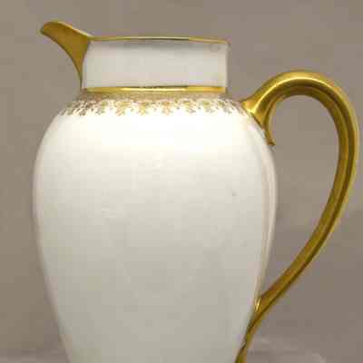 Chocolate Pot