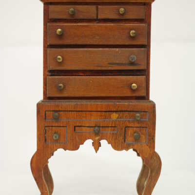 Miniature: Chest on chest