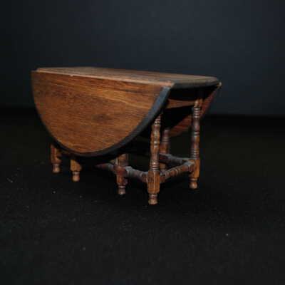 Miniature: Collapsing Table