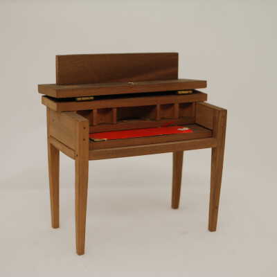 Miniature: Desk