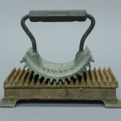 Fluting Iron with Base