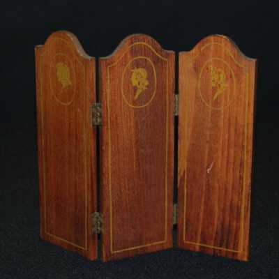 Miniature: Room Divider