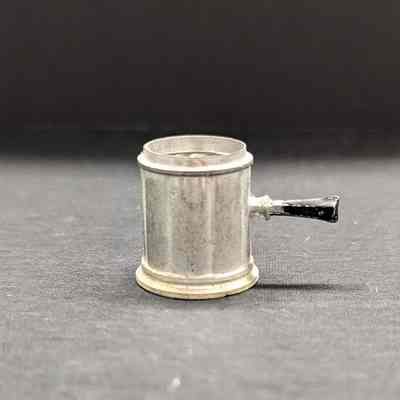 Miniature: Pot