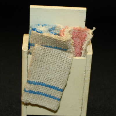Miniature: Towel Box