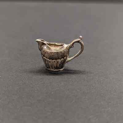 Miniature: Creamer