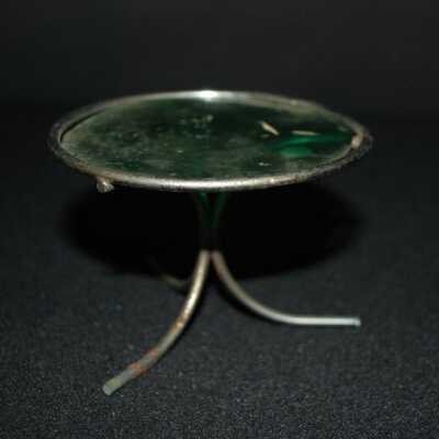 Miniature: Table
