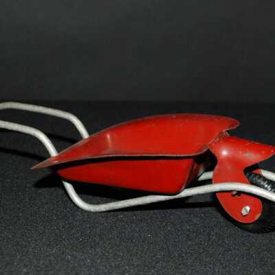 Miniature: Wheelbarrow