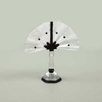 Crystal fan