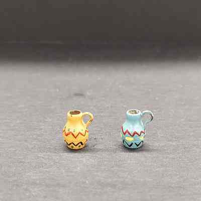 Miniature: Jugs