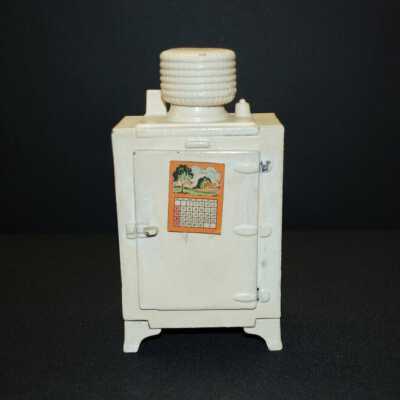 Miniature: Refrigerator