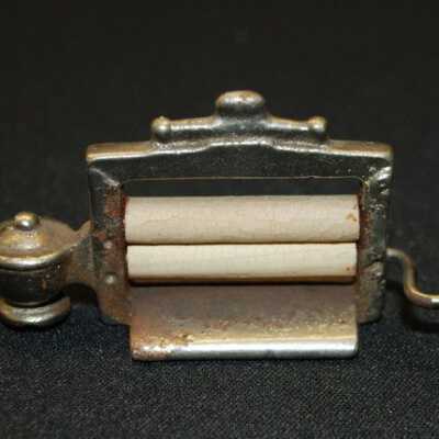 Miniature: Press