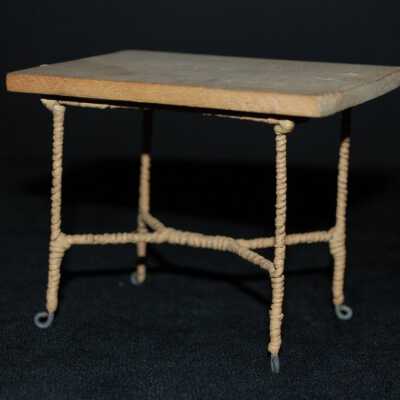 Miniature: table