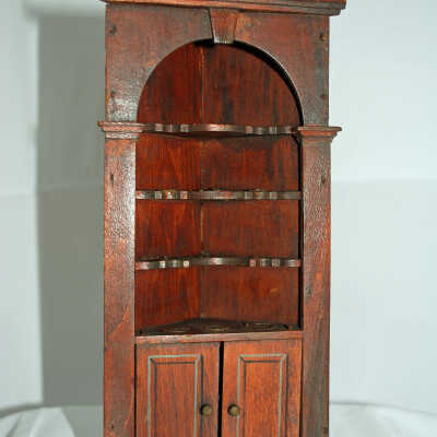 Miniature: Shelf on Chest