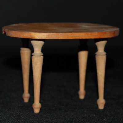 Miniature: table