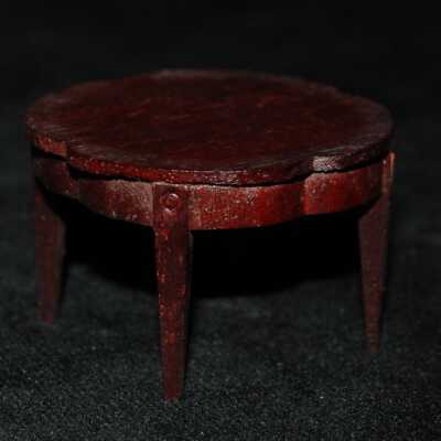 Miniature: table