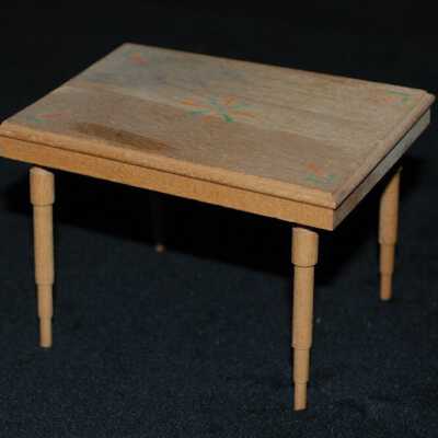 Miniature: table