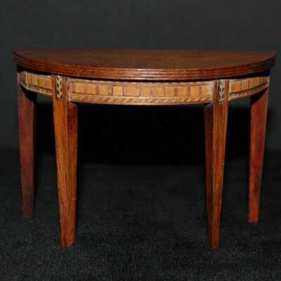 Miniature: table