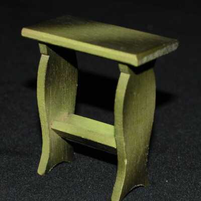 Miniature: table