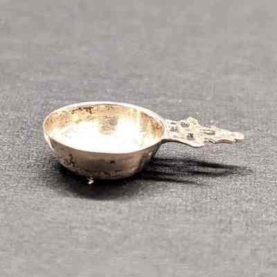Miniature: Porringer