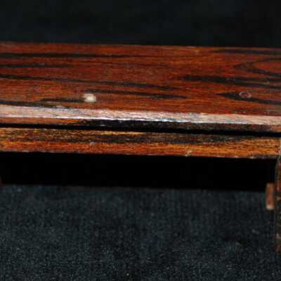Miniature: table