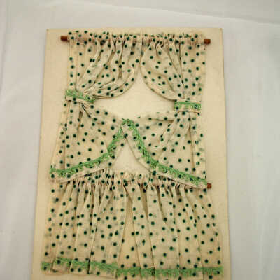 Miniature: Curtain