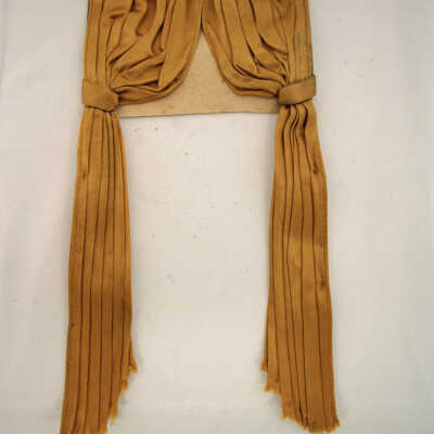 Miniature: Curtain