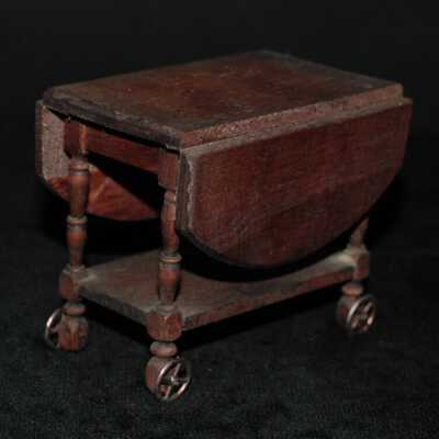 Miniature: table with wheels
