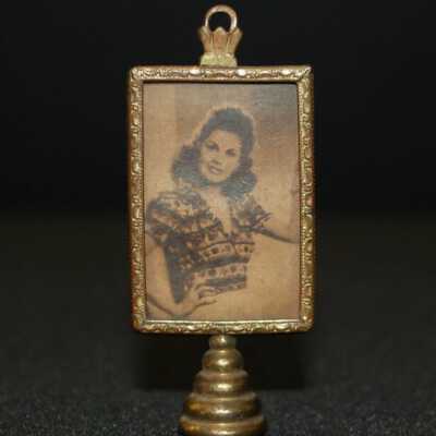 Miniature: Picture of Woman