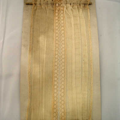Miniature: Curtain