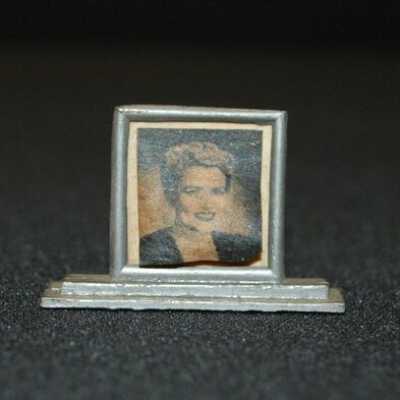 Miniature: Picture of Woman